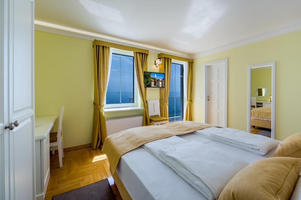 
Double Room with Balcony and Sea View
