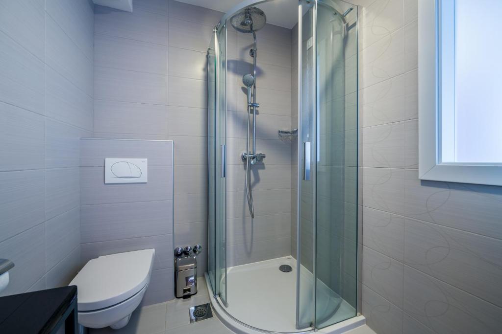 Hotel Domino - Chambre Double Ou Lits Jumeaux De Luxe Avec Balcon