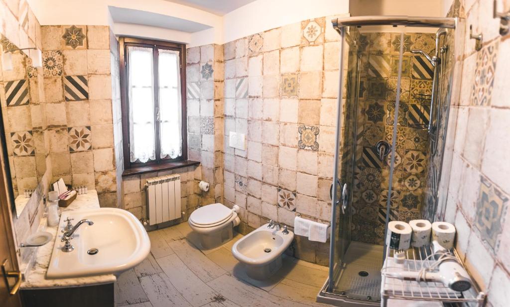 A bathroom at Agriturismo Le Anfore