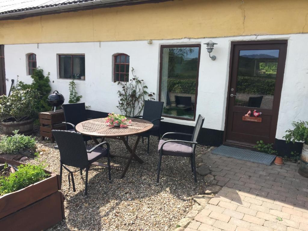 Patio nebo venkovní prostory v ubytování Anesminde