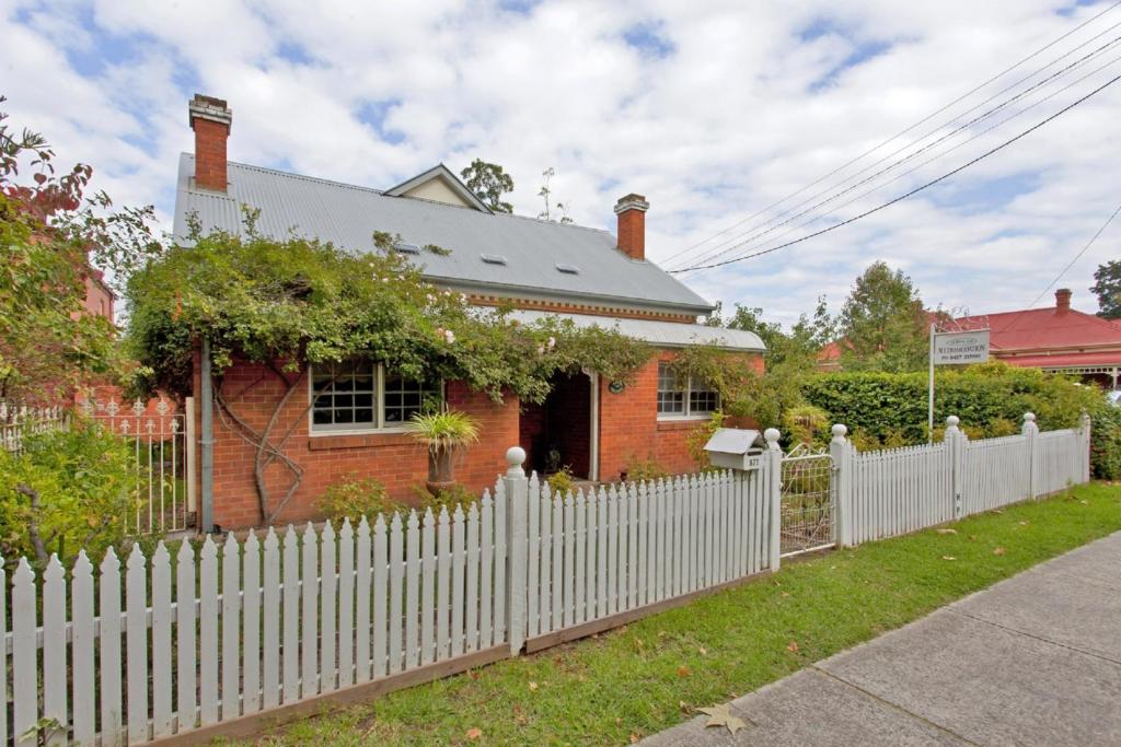 Rose Cottage - Historic Luxury - Housity