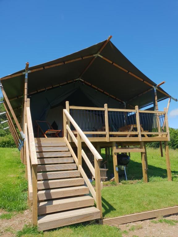 Fotografie z fotogalerie ubytování Brackenhill Glamping - Safari Tent with Hot Tub v destinaci Ivybridge