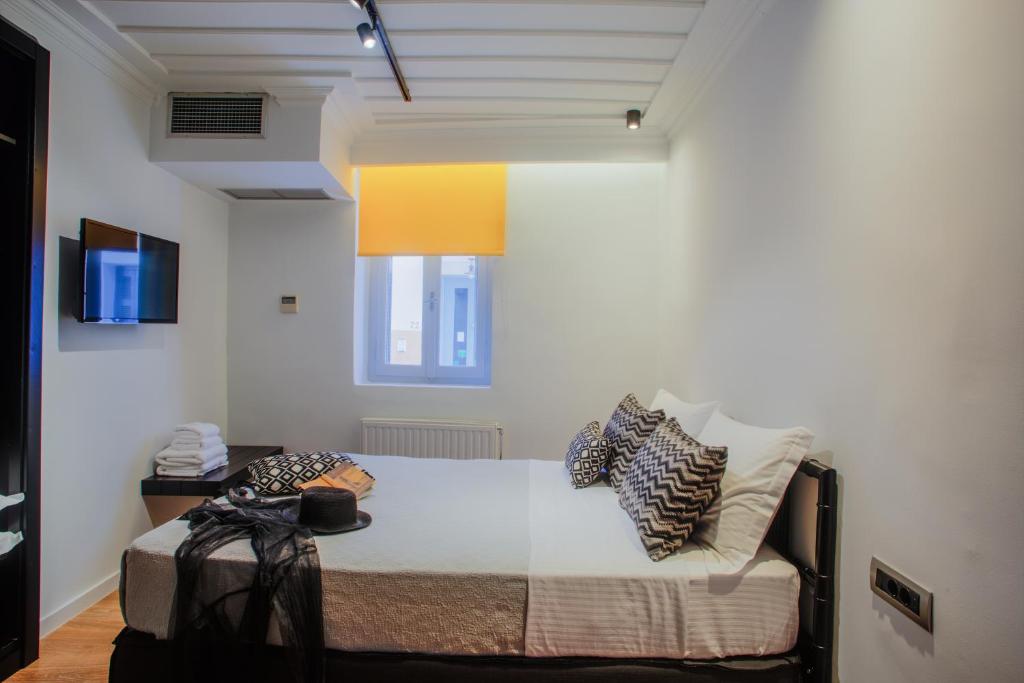 Aethra Boutique Rooms - 1