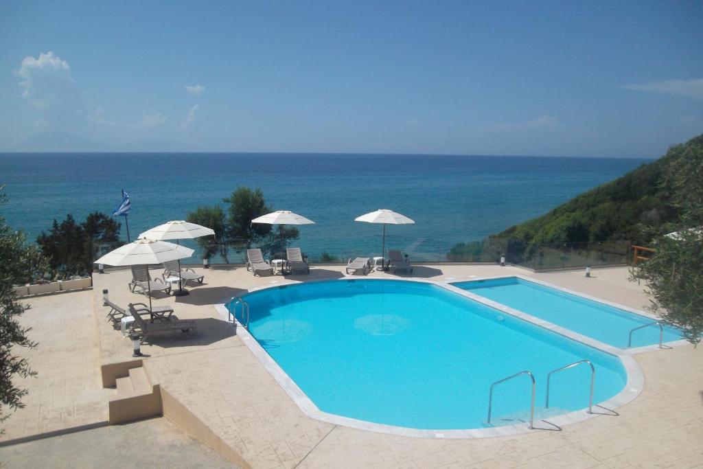 Basen w obiekcie Kastro Beach Hotel lub w pobliżu