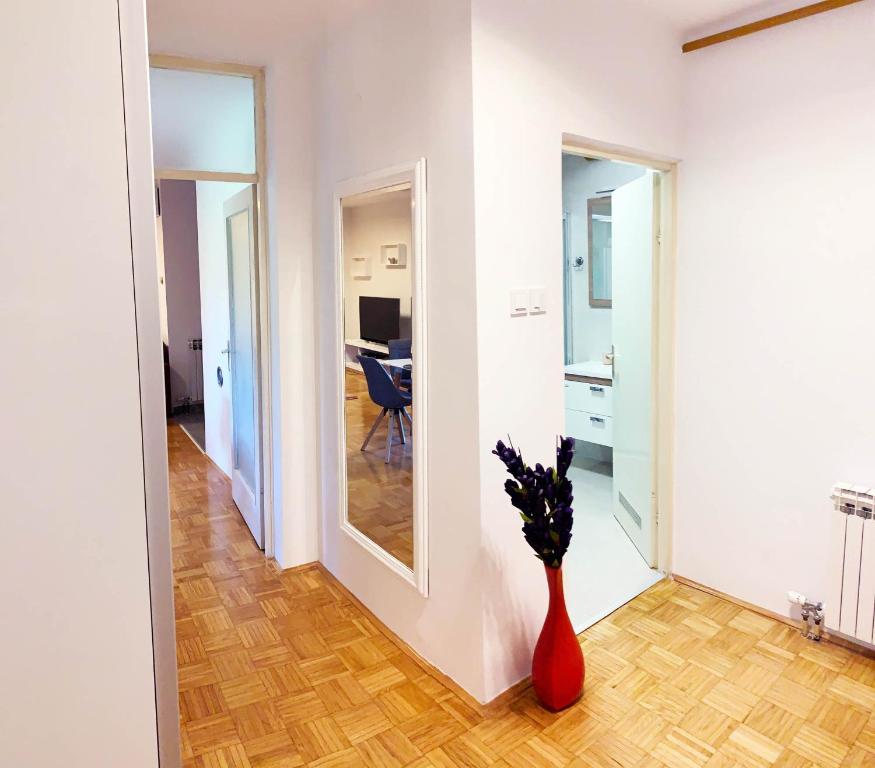 Central Bus Station Apartment - 11