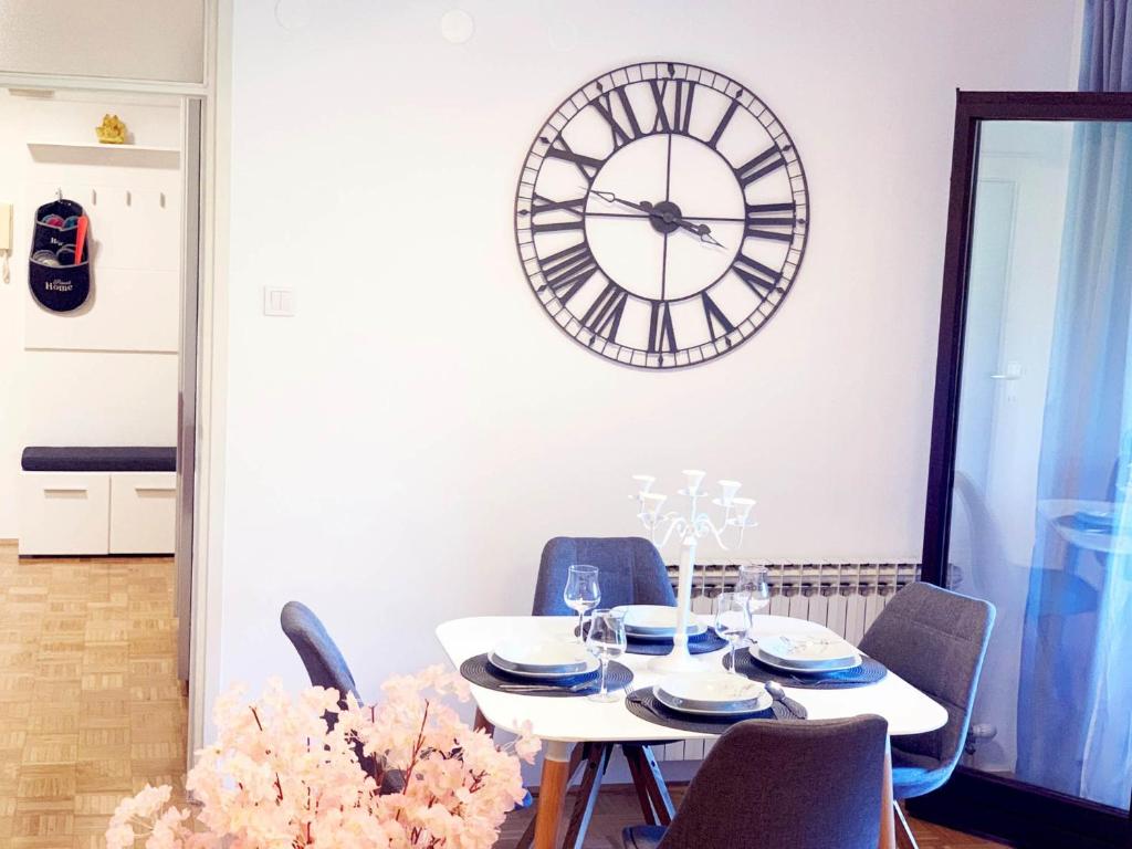 Central Bus Station Apartment - 10