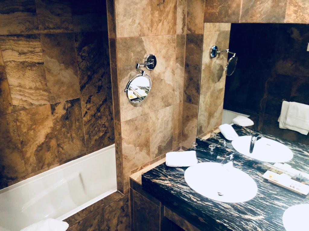 Château de Floure - SPA et piscine extérieure chauffée - 5