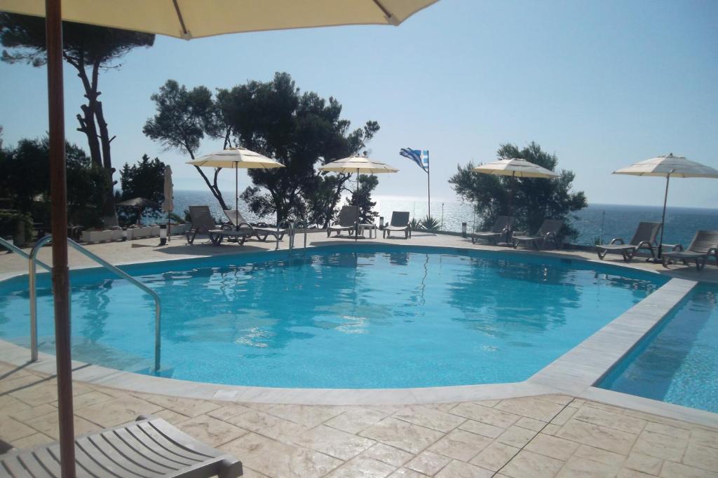 Basen w obiekcie Kastro Beach Hotel lub w pobliżu