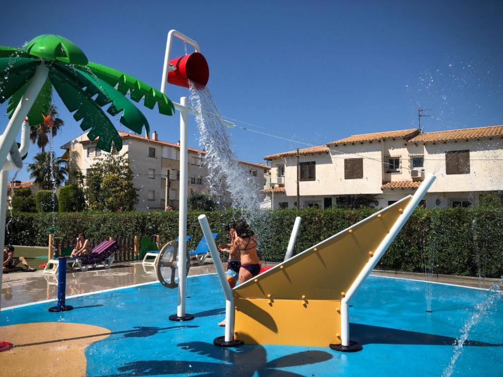 Bazén v ubytování Ibersol Playa Dorada nebo v jeho okolí