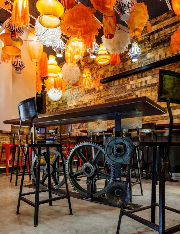 Reštaurácia alebo iné gastronomické zariadenie v ubytovaní Generator Barcelona