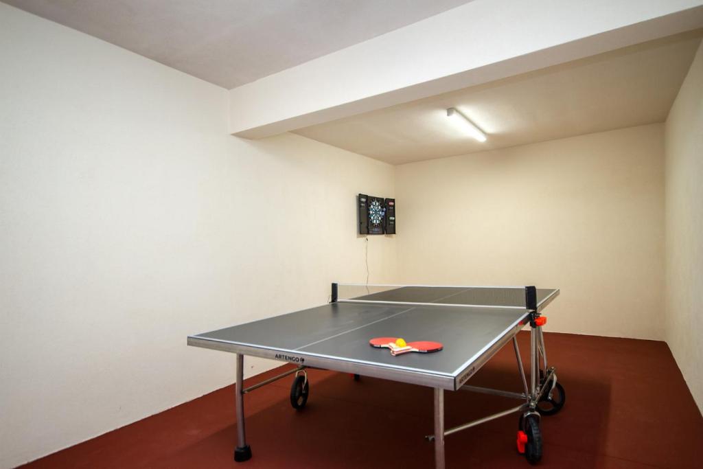 Stolní tenis v ubytování Villa Tela nebo okolí