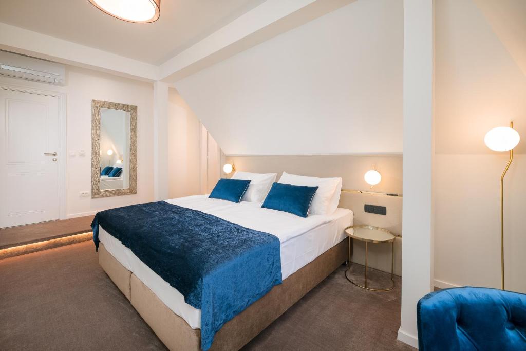 Flos Luxury Rooms - 2