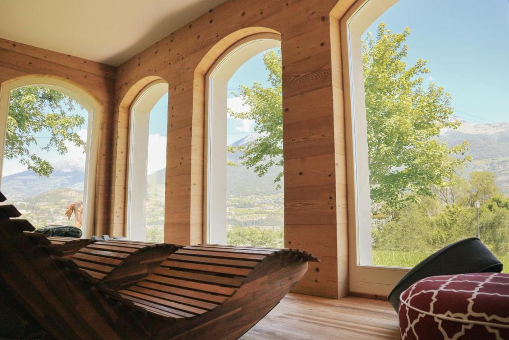 Nespecifikovaný výhled na hory nebo výhled na hory při pohledu z hotelu
