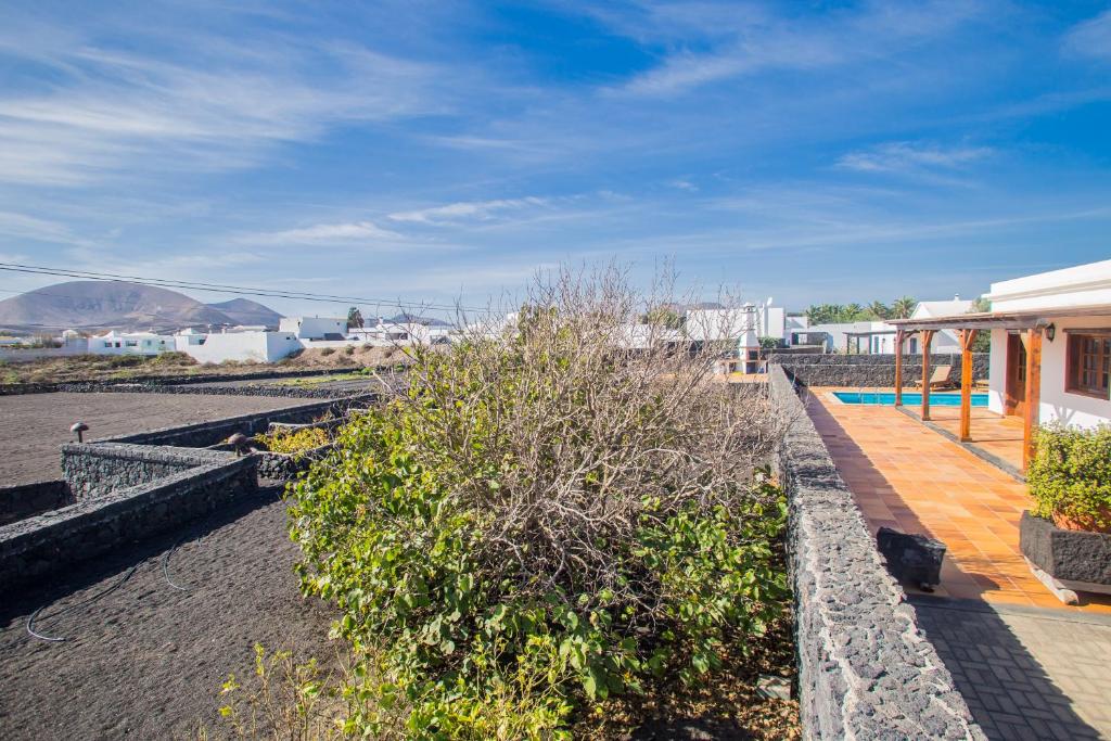 Bazén v ubytovaní A2 Casas Y Villas juani y juan lanzarote (tomaren) Free WiFi alebo v jeho blízkosti