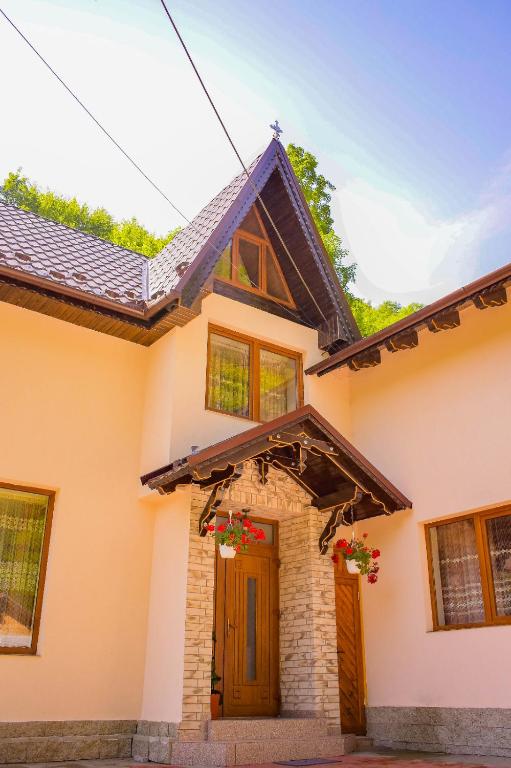 Pensiunea La Cernat - Housity