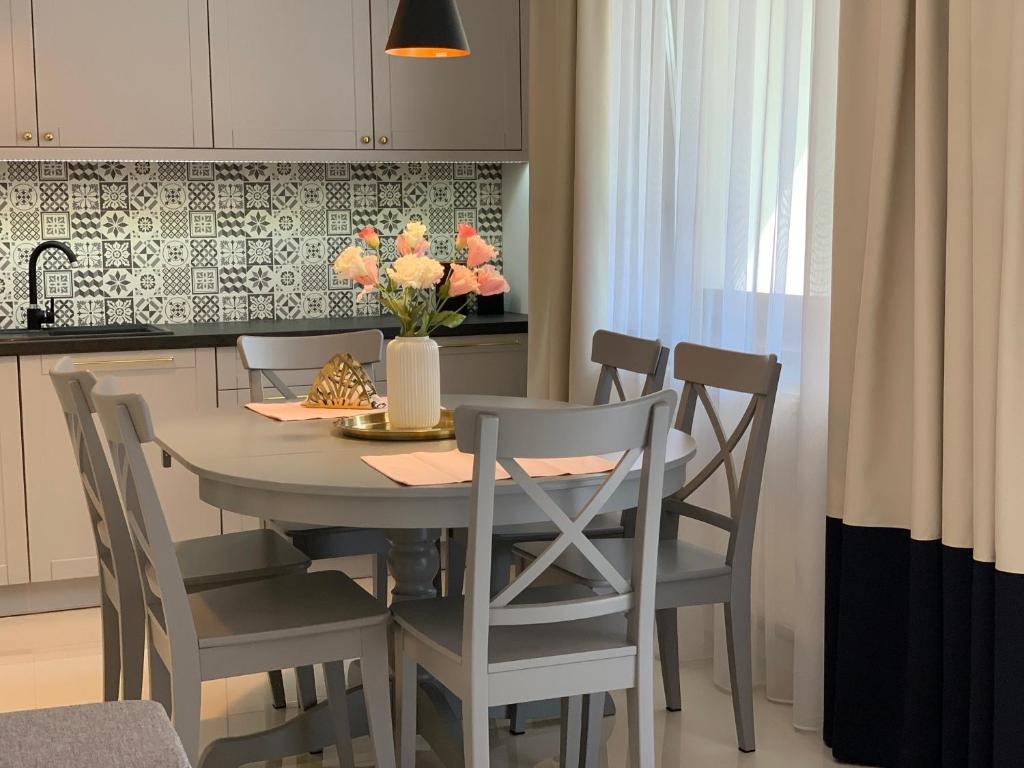 Apartament Zacisze Rose Gold - Housity