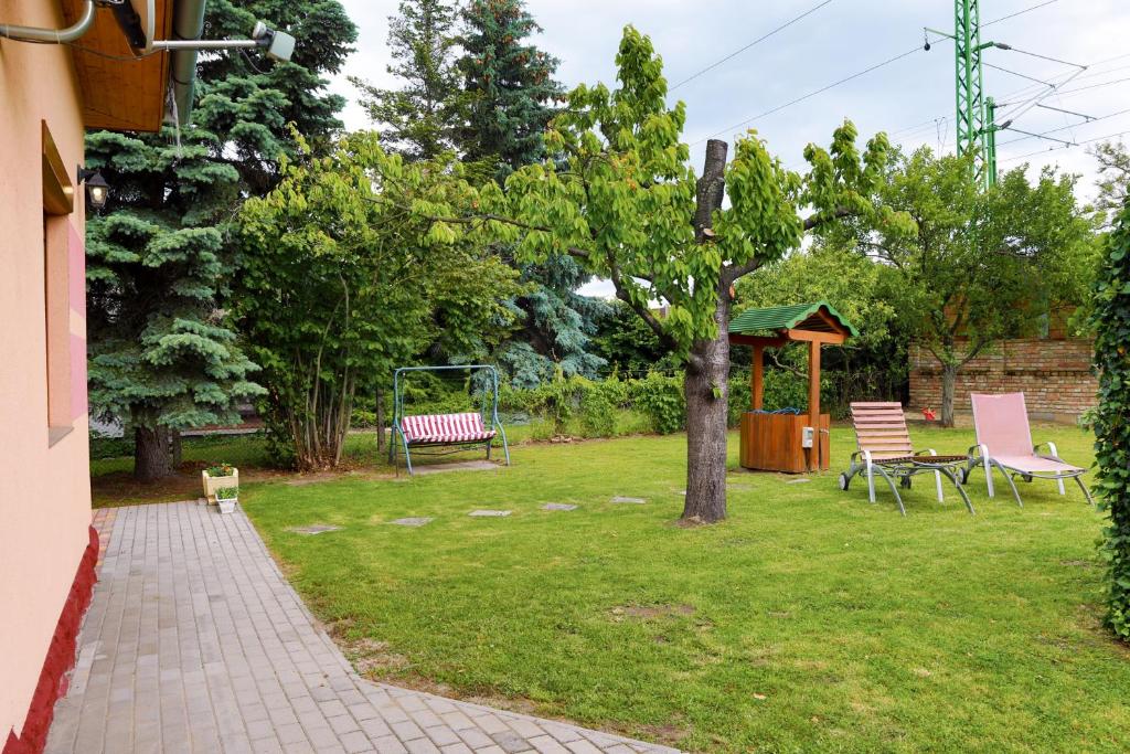Vonkajšia záhrada v ubytovaní Balaton Apartman