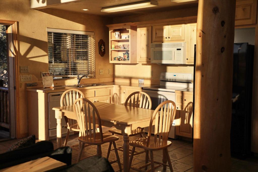 Zion Ponderosa Ranch Resort - Maison De Deux Chambres Au Lever Du Soleil