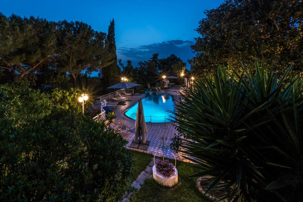 Bazén v ubytování Ischia Dream Sunset nebo v jeho okolí