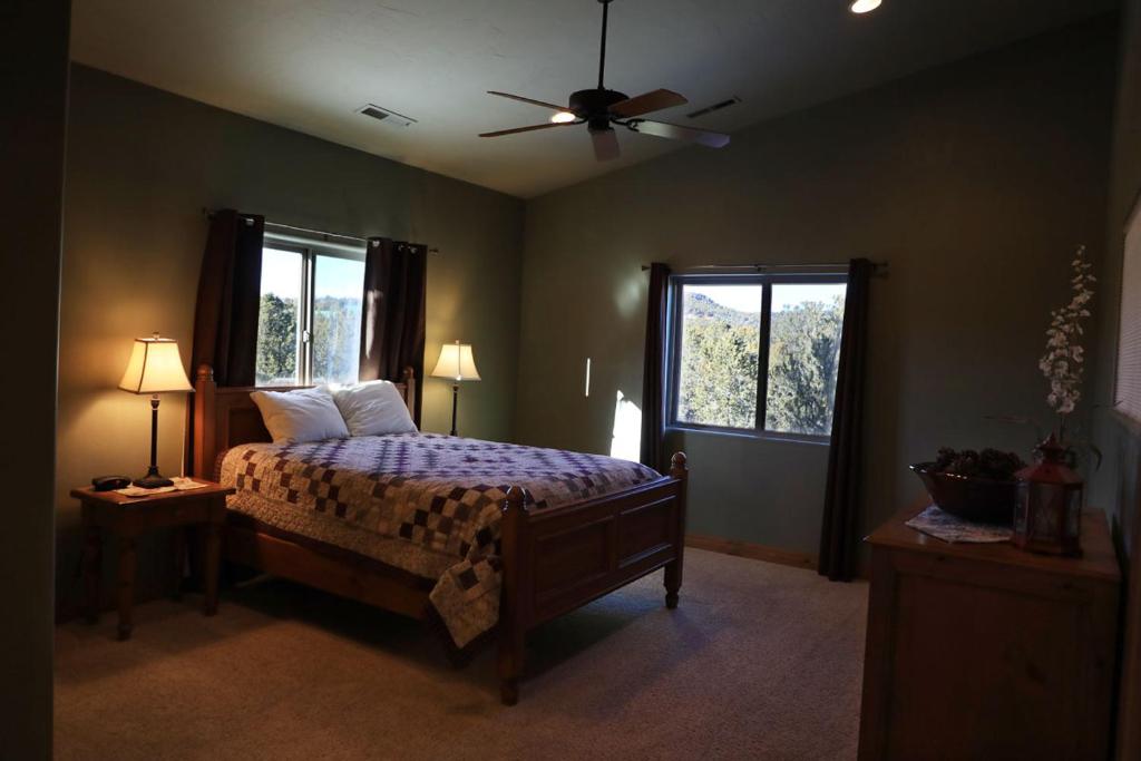 Zion Ponderosa Ranch Resort - 