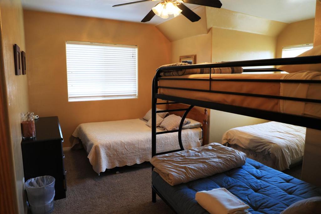 Zion Ponderosa Ranch Resort - 