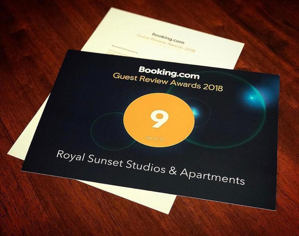 Certifikát, hodnocení, plakát nebo jiný dokument vystavený v ubytování Royal Sunset Studios & Apartments