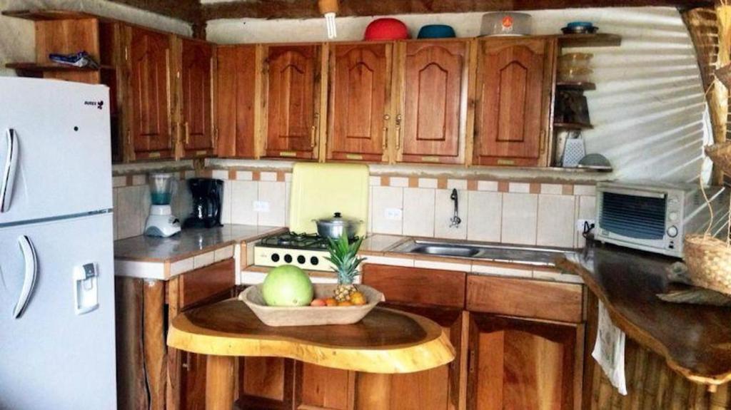 Kuchyň nebo kuchyňský kout v ubytování Hostal Rutamar
