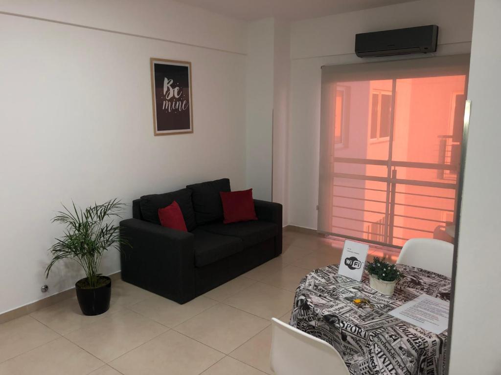 ALIWE ( A 300 metros del Aeropuerto El Palomar)