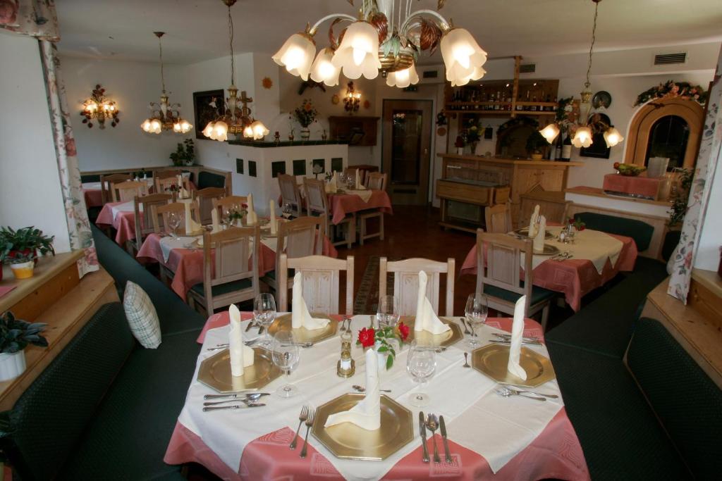 Restaurace v ubytování Hotel Sonne