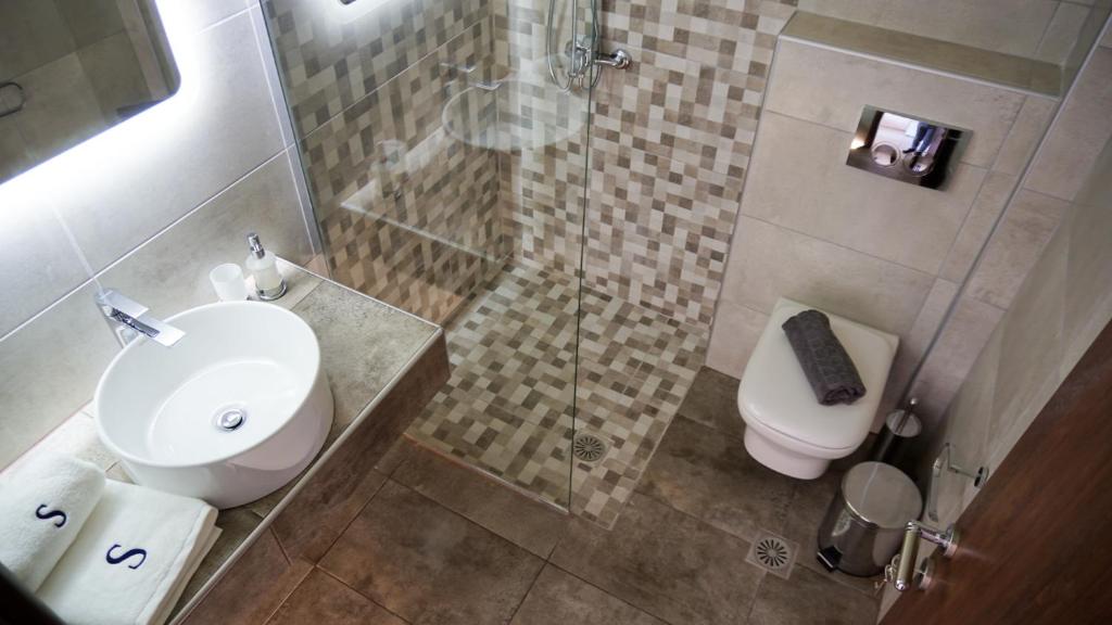 Sinodinos Deluxe Apartments - 8