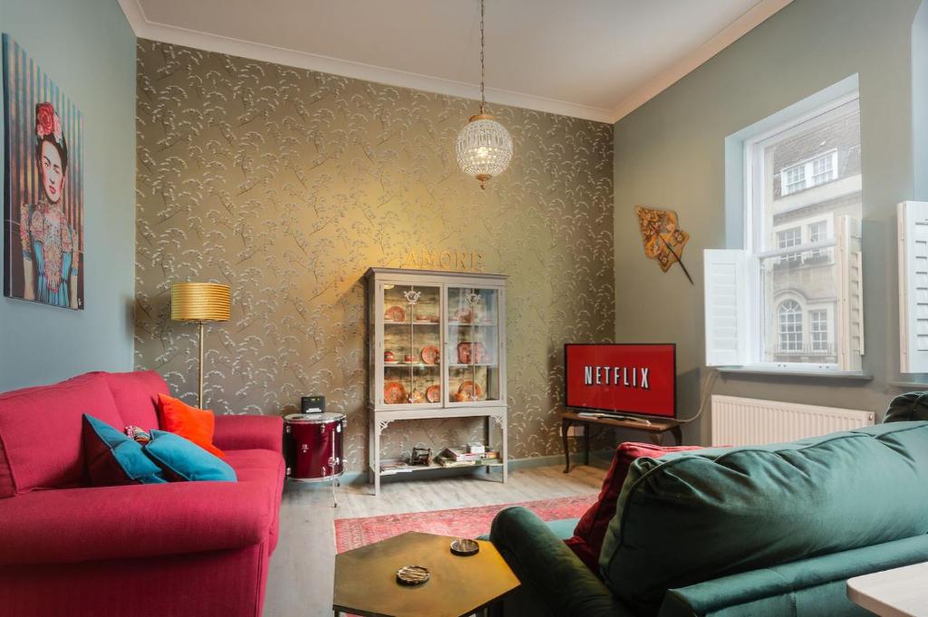 Luxury two bedroom - with parking