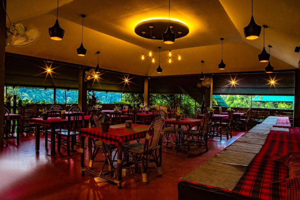 Restaurace v ubytování Ecotones Munnar by Eden Environs