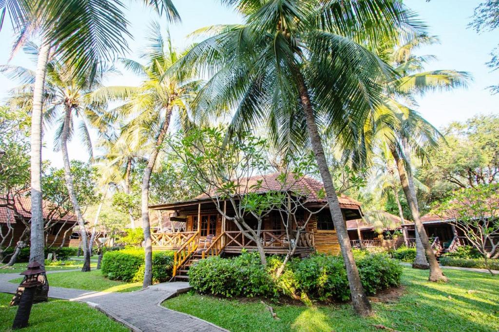 Garður fyrir utan Regent - Chalet, Hua Hin