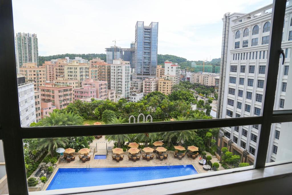 Bazén v ubytování Shenzhen Dayhello international Hotel (Baoan) nebo v jeho okolí