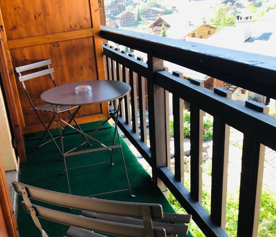 Balkón nebo terasa v ubytování Logis Hôtel Les Ancolies