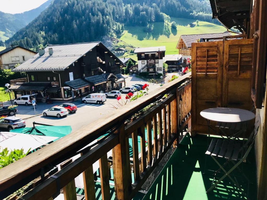 Nespecifikovaný výhled na hory nebo výhled na hory při pohledu z hotelu