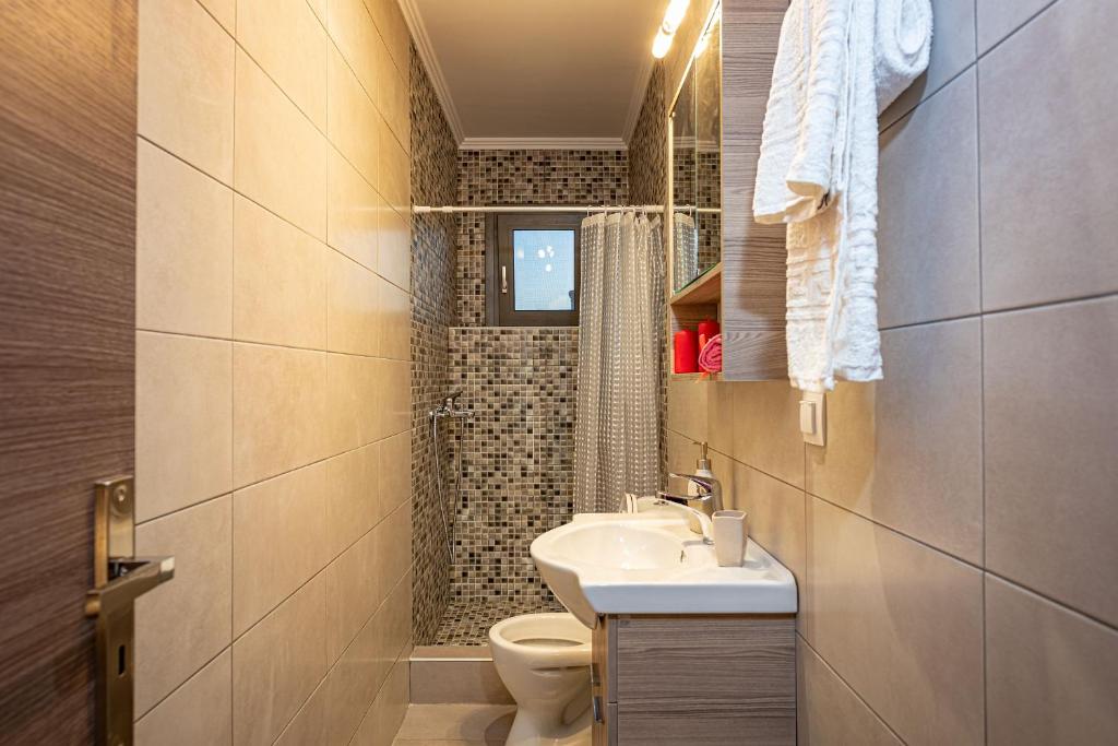 Koupelna v ubytování Vizantida Maisonette, By TK Property Management