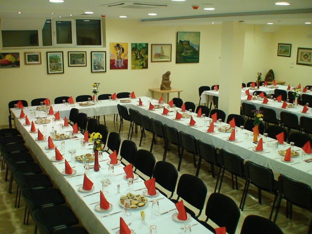 Restaurace v ubytování Mali Hotel BaMBiS