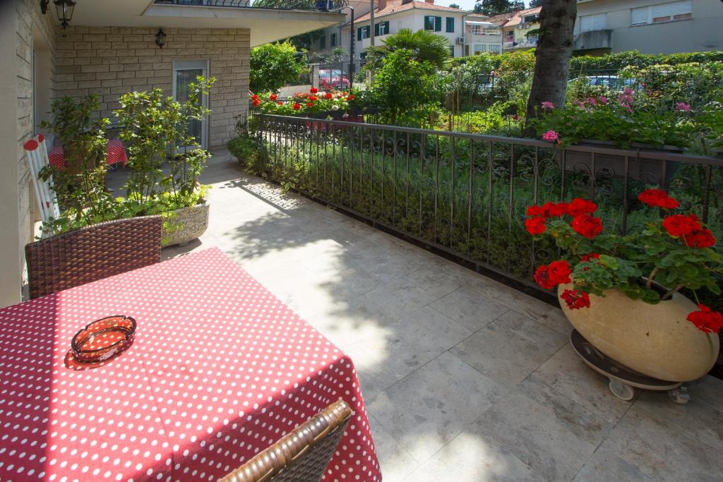 Vonkajšia záhrada v ubytovaní Apartments Ursic