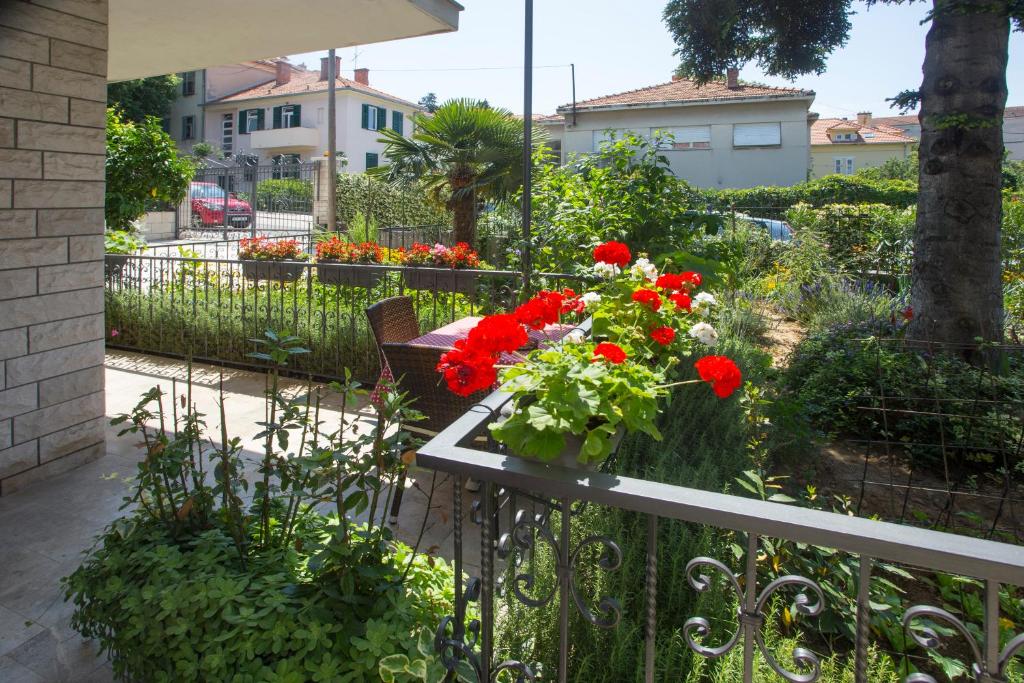 Vonkajšia záhrada v ubytovaní Apartments Ursic