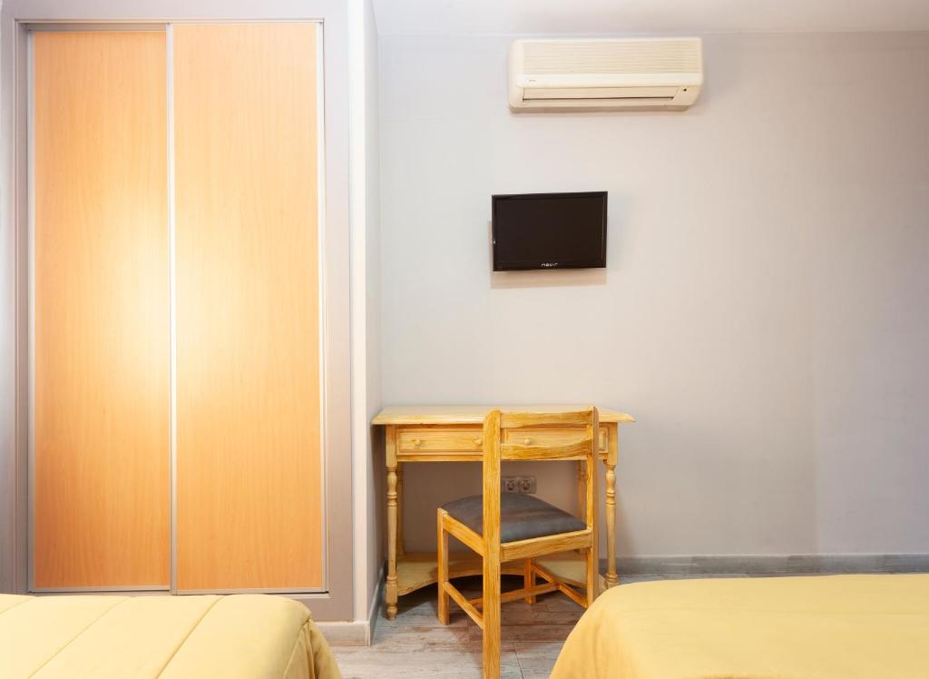 Olympia Ronda Hostel - Triple Room