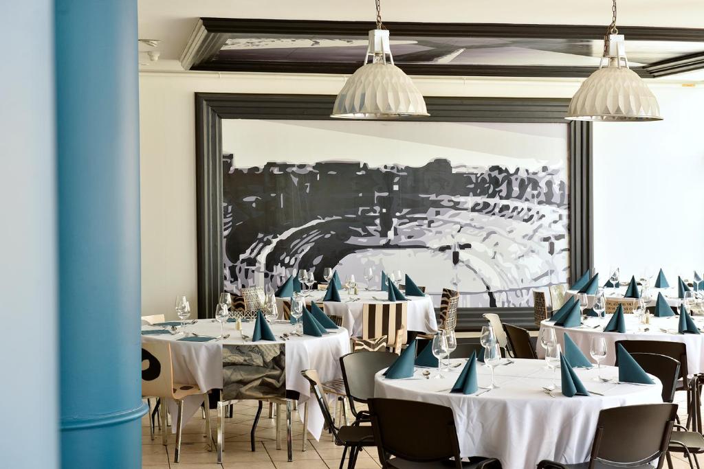 Restaurace v ubytování Hôtel Arles Plaza