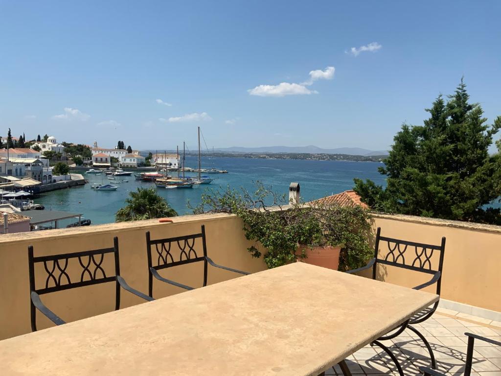 Zdjęcie z galerii obiektu Palio Limani (Old Harbour) w mieście Spetses