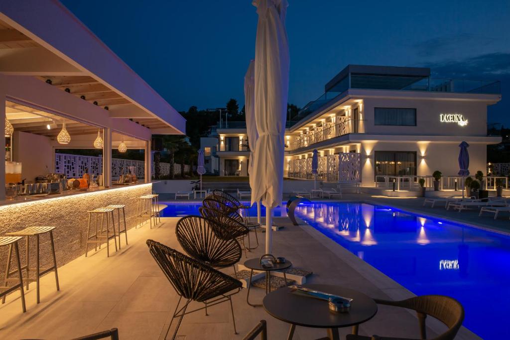 Bazén v ubytování Laguna Resort by Diomedes Group nebo v jeho okolí