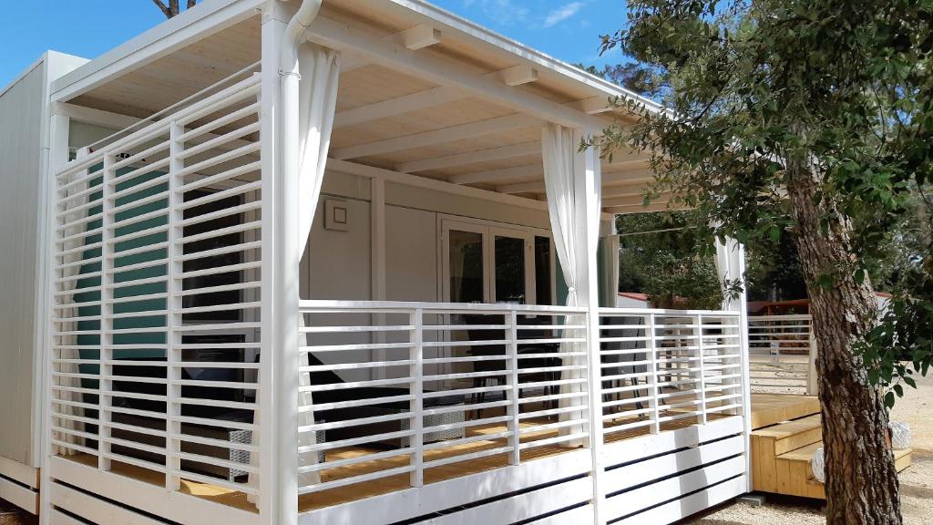 Balkón alebo terasa v ubytovaní OTIUM mobile homes