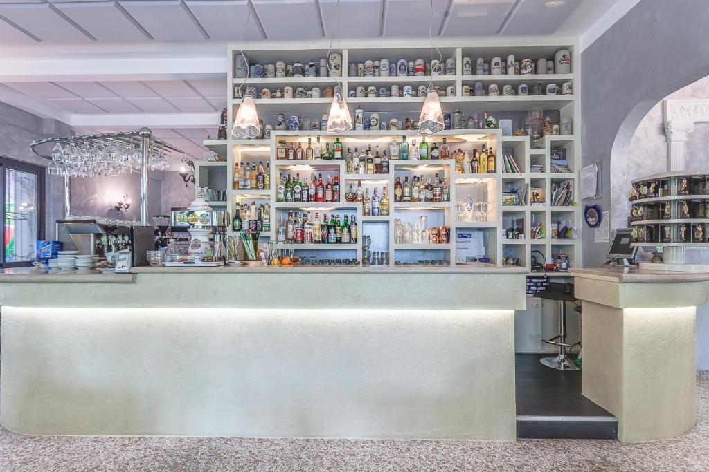 Lounge nebo bar v ubytování Hotel Giamaika