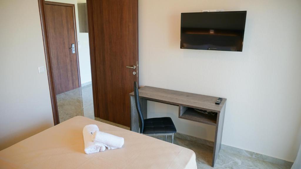 Sinodinos Deluxe Apartments - 18