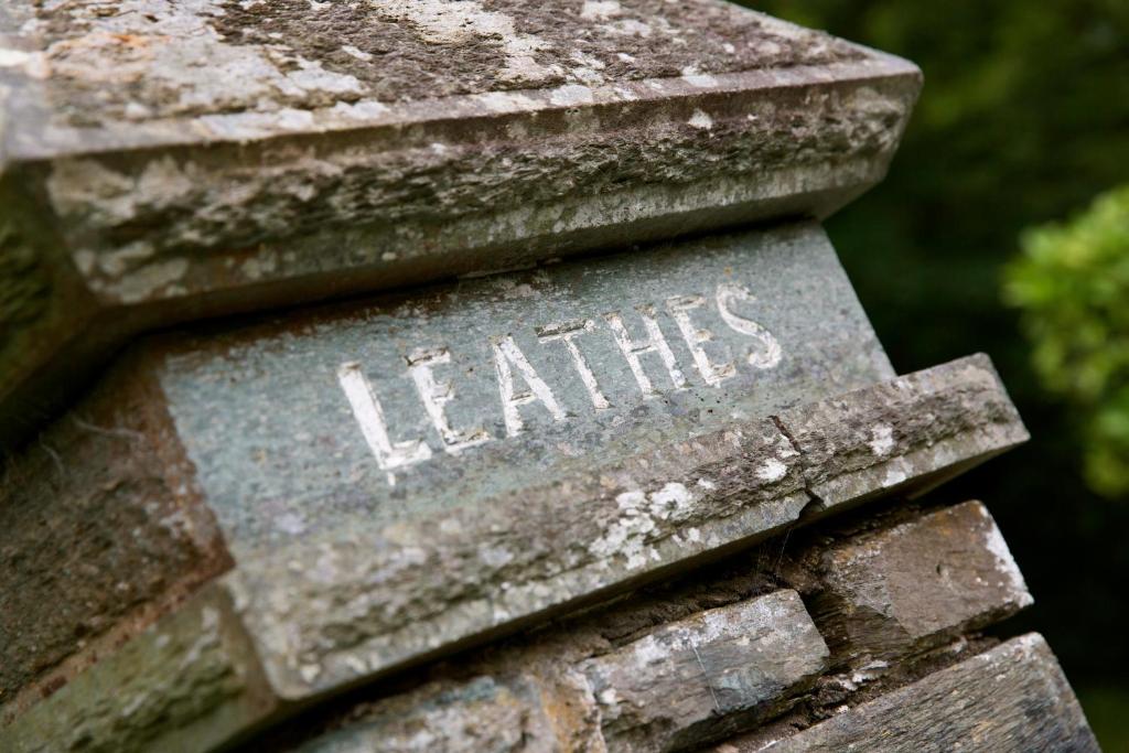Ein Grab mit dem Wort Talent darauf in der Unterkunft The Leathes Head Hotel in Keswick