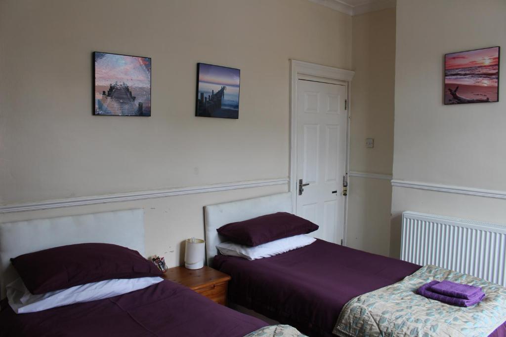 Napier Town House - Self Catering - Guesthouse Style - Twin and Double Rooms - Budget Twin Room