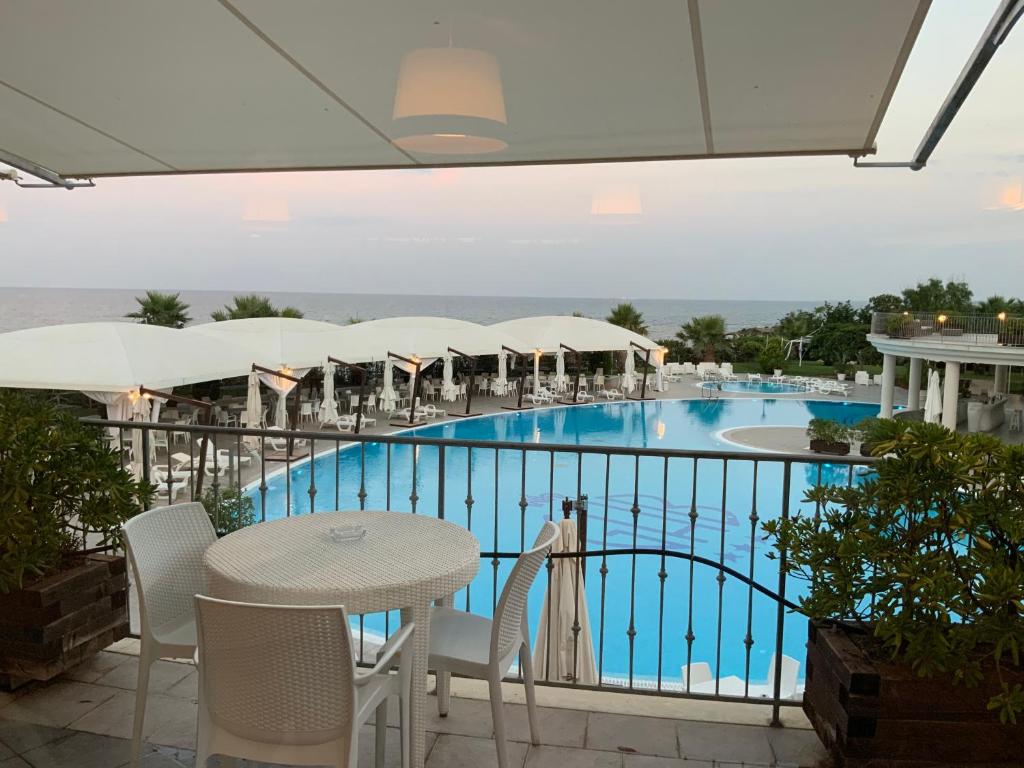 Bazén v ubytování Grand Hotel Balestrieri nebo v jeho okolí